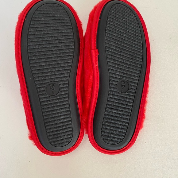 NWT Victoria’s Secret Closed-Toe Faux Fur Slippers - Picture 13 of 14